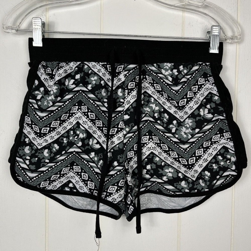 NoBo No Boundaries Women Juniors Shorts Small 3 5 Black White Chevron Booty 3"